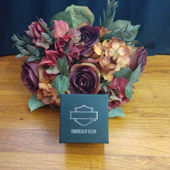 EUC Harley Davidson Bulova Model 78L111 Women's Watch with Original Box - Picture 12 of 16